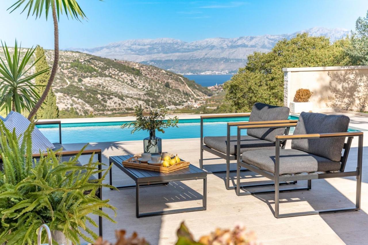New Villa Ani! Traditional And Luxurious 4-Bedroom Villa With Heated Pool And Sea Views Postira Exterior foto