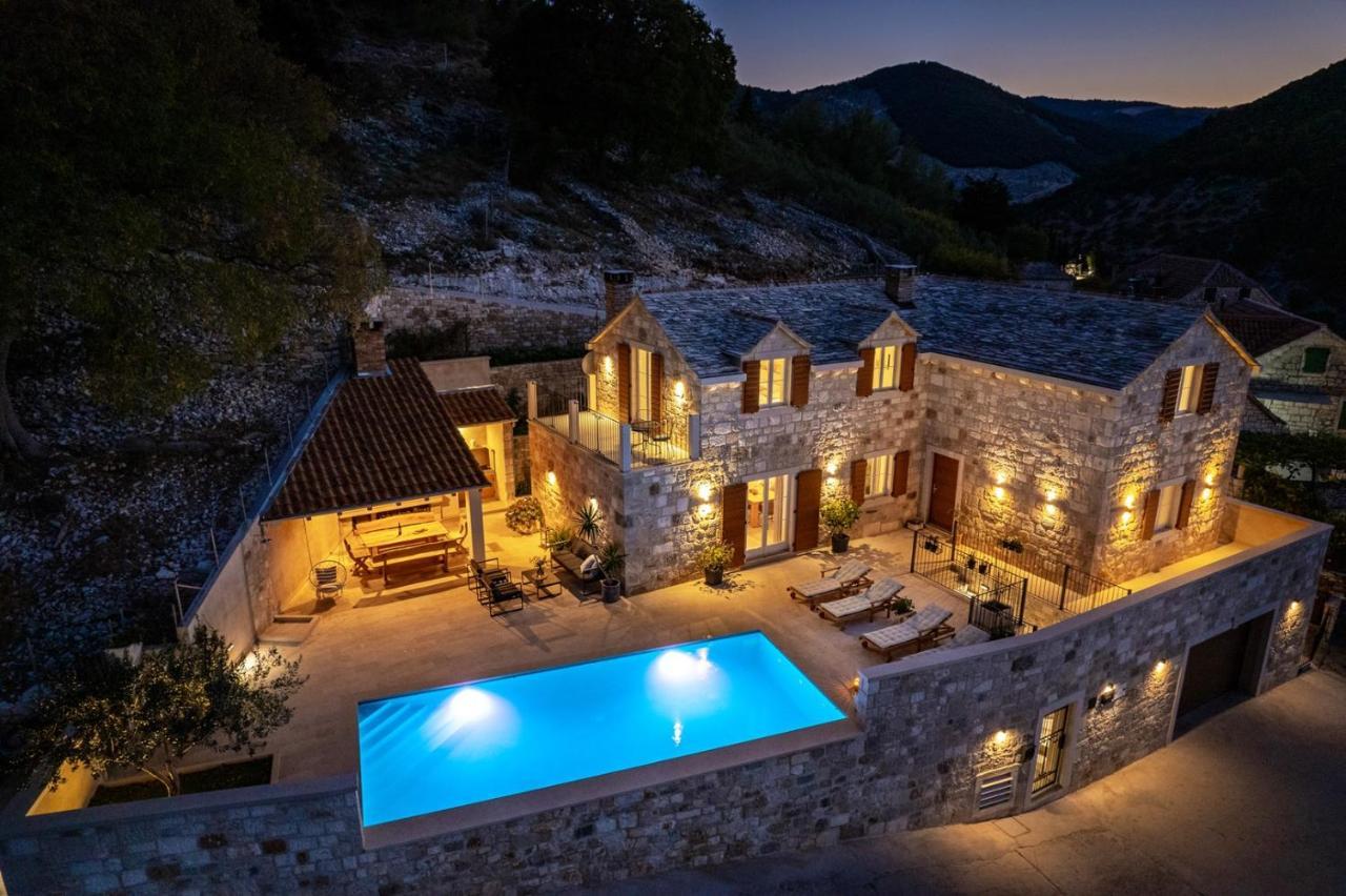 New Villa Ani! Traditional And Luxurious 4-Bedroom Villa With Heated Pool And Sea Views Postira Exterior foto