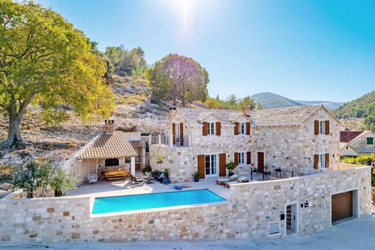 New Villa Ani! Traditional And Luxurious 4-Bedroom Villa With Heated Pool And Sea Views Postira Exterior foto