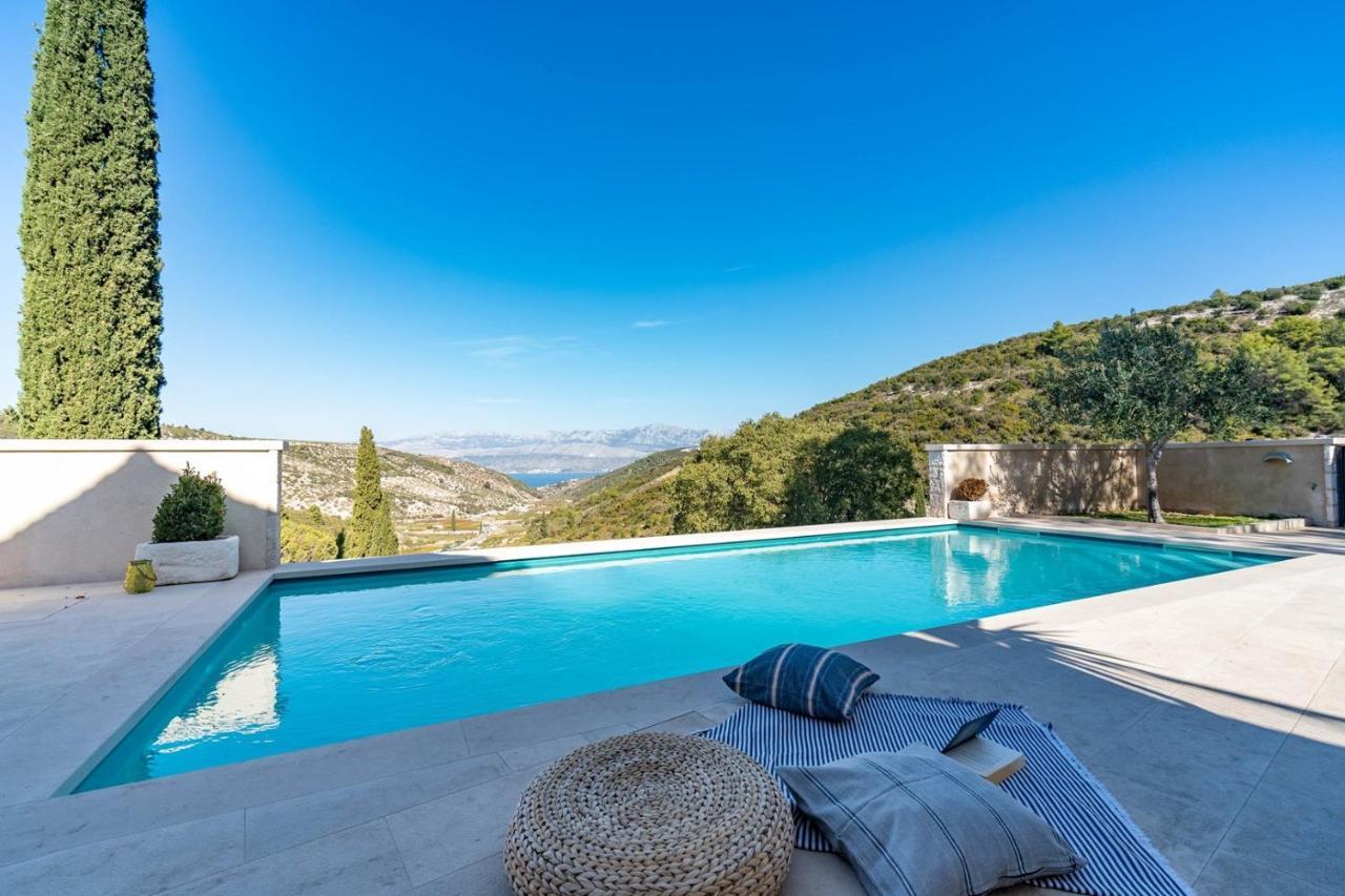 New Villa Ani! Traditional And Luxurious 4-Bedroom Villa With Heated Pool And Sea Views Postira Exterior foto