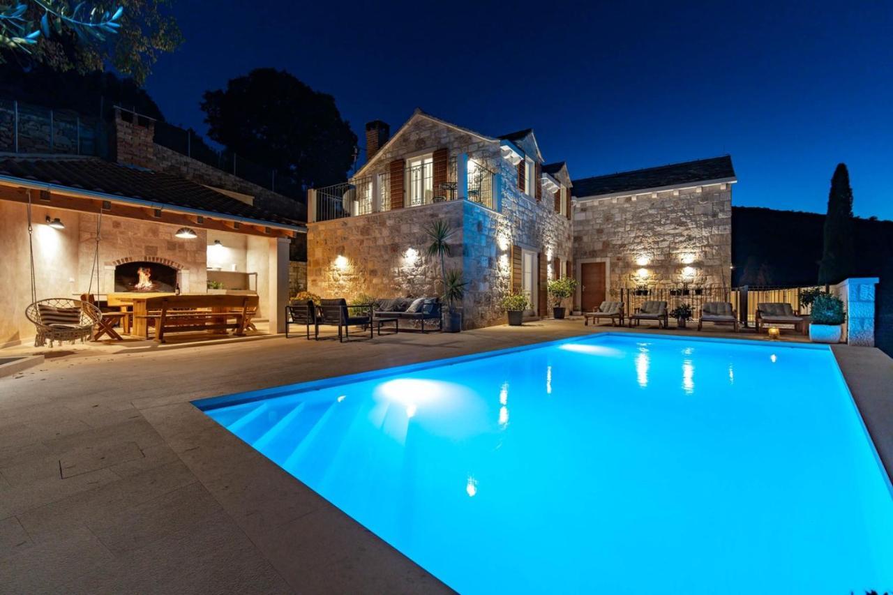 New Villa Ani! Traditional And Luxurious 4-Bedroom Villa With Heated Pool And Sea Views Postira Exterior foto