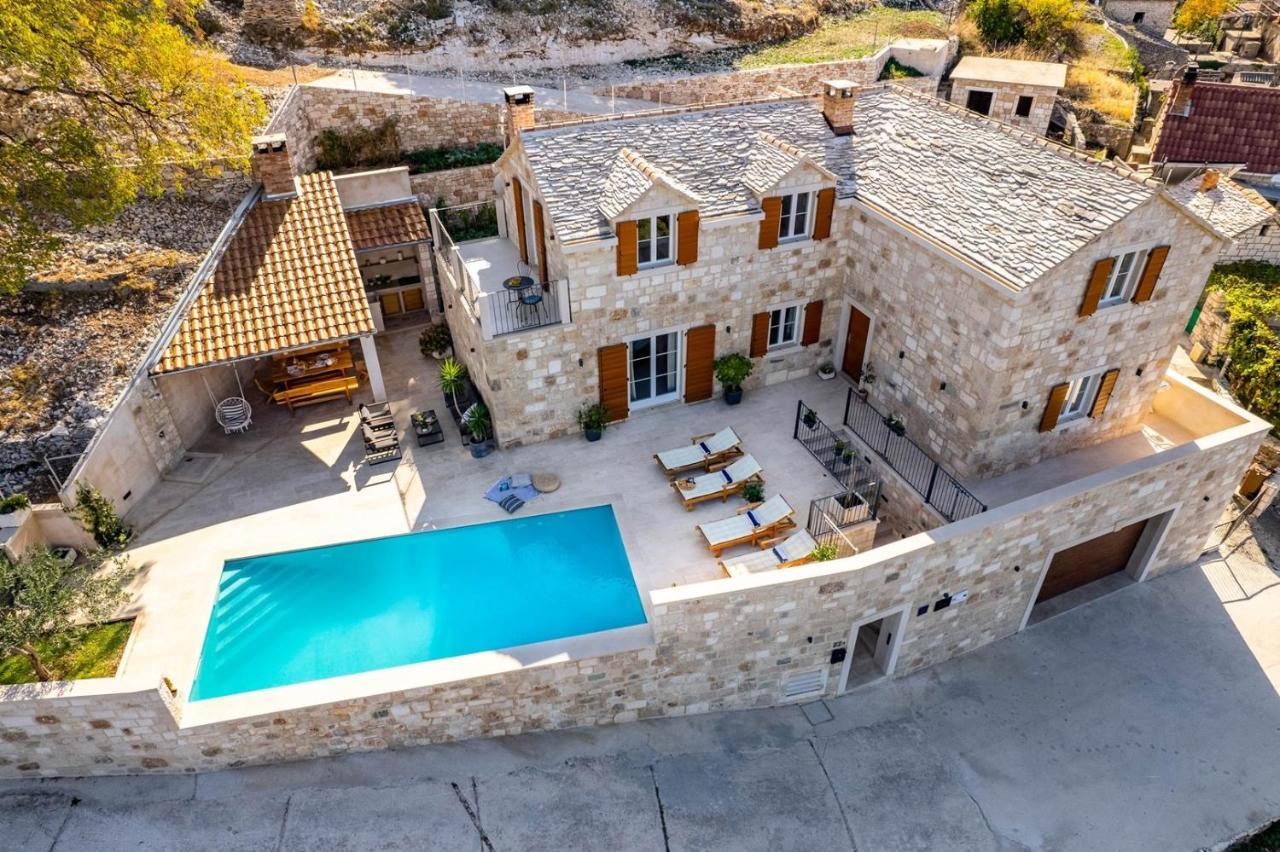 New Villa Ani! Traditional And Luxurious 4-Bedroom Villa With Heated Pool And Sea Views Postira Exterior foto