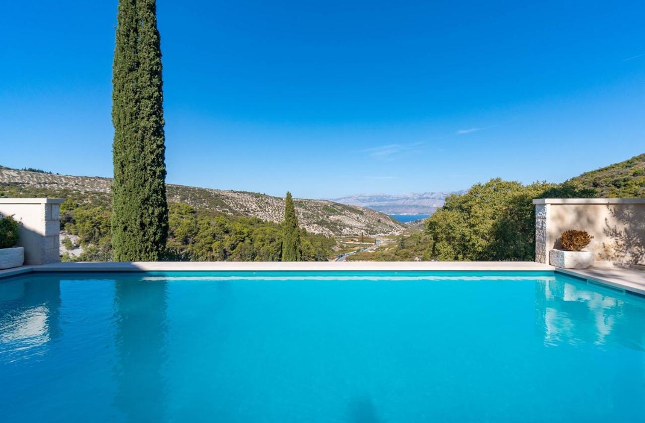 New Villa Ani! Traditional And Luxurious 4-Bedroom Villa With Heated Pool And Sea Views Postira Exterior foto