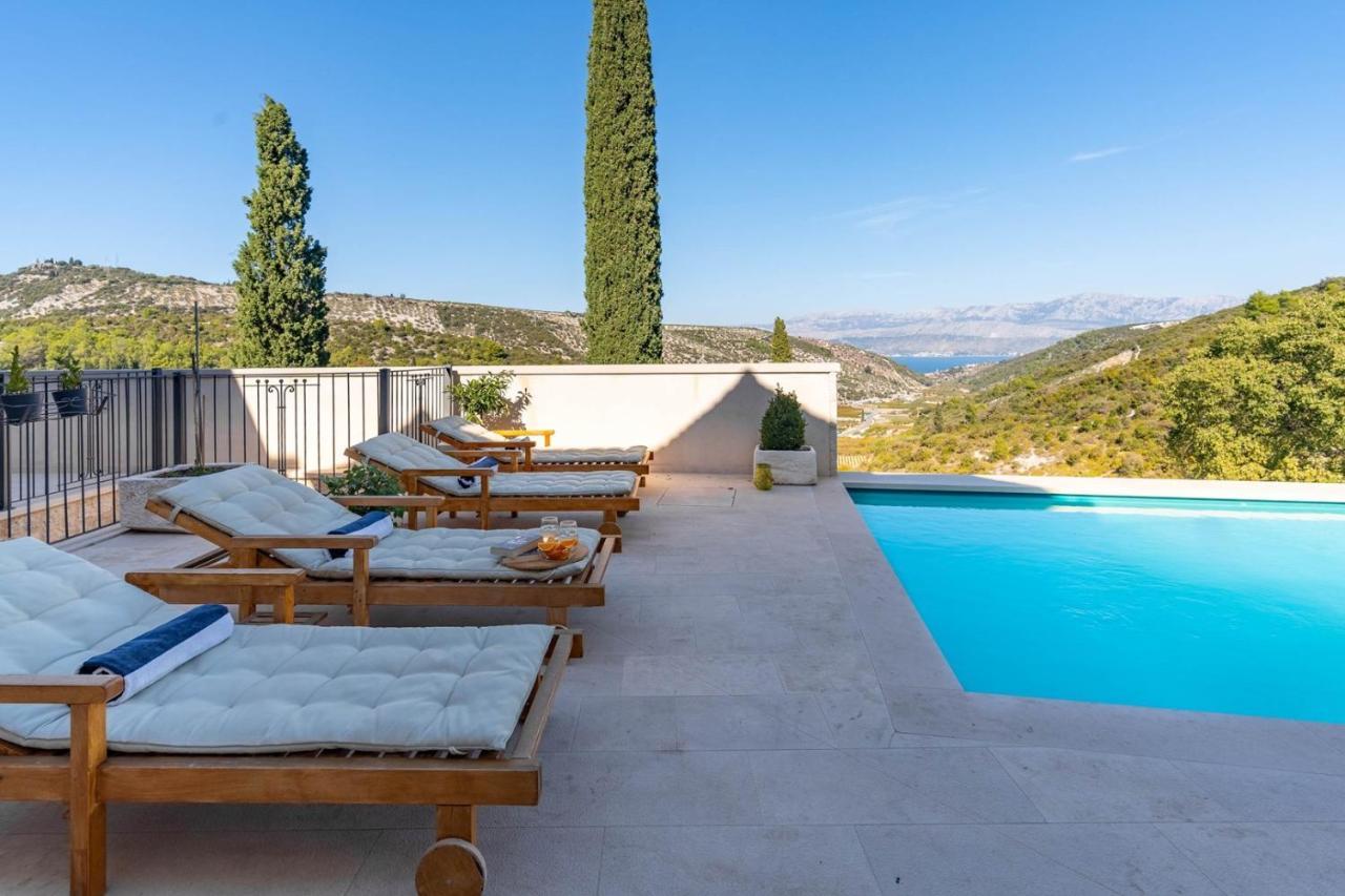 New Villa Ani! Traditional And Luxurious 4-Bedroom Villa With Heated Pool And Sea Views Postira Exterior foto